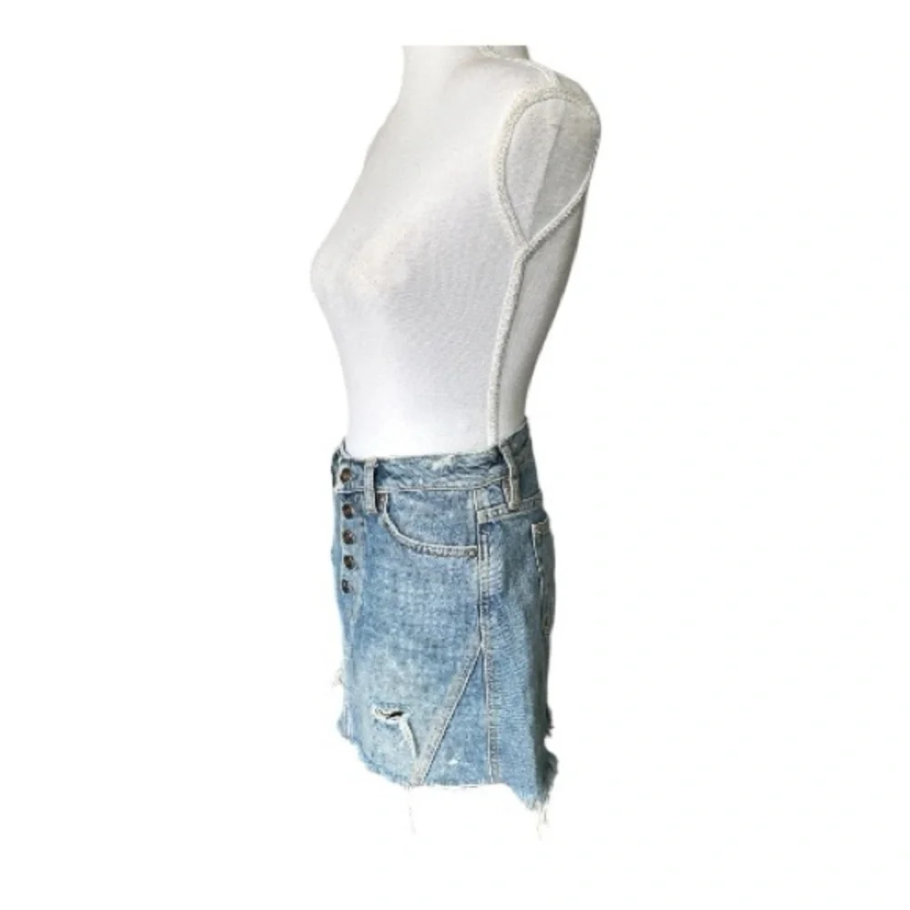 We The Free Button Fly Medium Wash Distressed Mini Denim Skirt 25